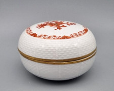 Meissen porcelain lidded jar bonboniere, Indian flowers hand painting red, relief