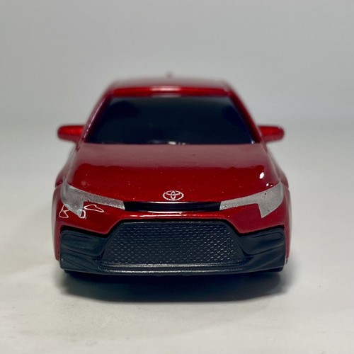 Maisto 2021 TOYOTA COROLLA rojo escala 1:64 diecast diorama modelo coche casi como nuevo - Imagen 2 de 13