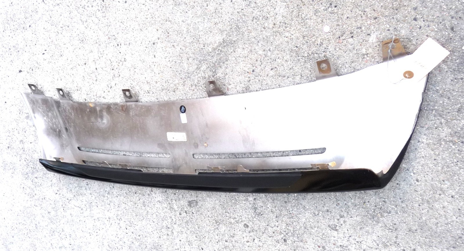 Rolls-Royce Cullinan 2019-2024 Front Lower Center trim P/N 51117448911