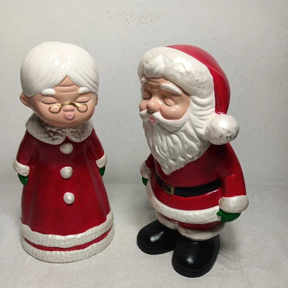Molde de cerámica de colección años 70 Papá Noel y la señora Claus besándose estatuillas pintadas a mano MCM Foto 2 de 4