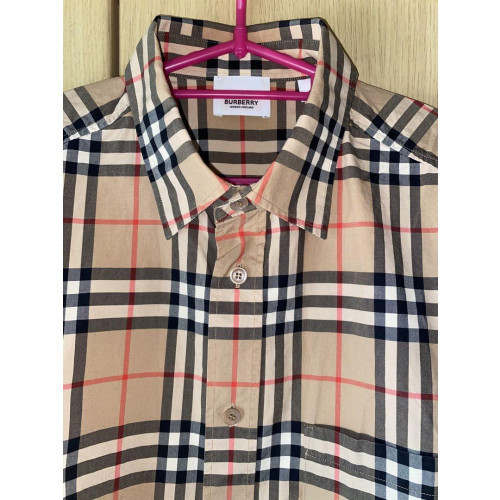 美品 BURBERRY LONDON ノバチェック センターロゴ Tシャツ L 美品✨】バーバリー 現行 Tシャツ 半袖 ロゴ ノバチェック