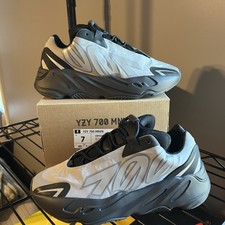 Size 8.5 - adidas Yeezy Boost 700 MNVN 