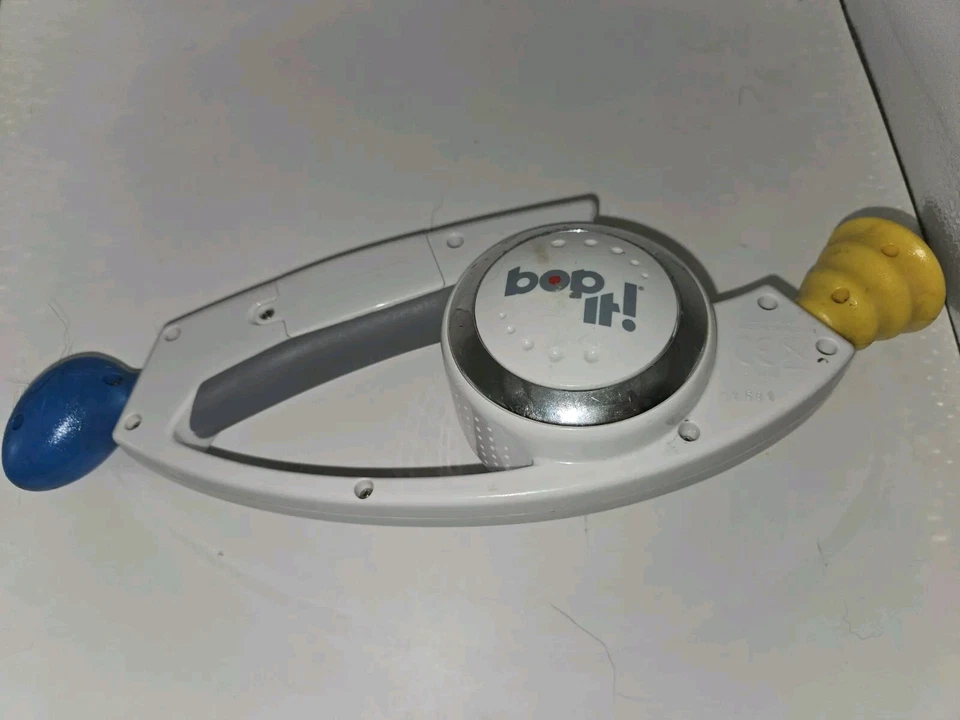 Bop It Toy Electronic Handheld Game 2008 Hasbro Retro Collectible 10" Works - Image 2 of 3
