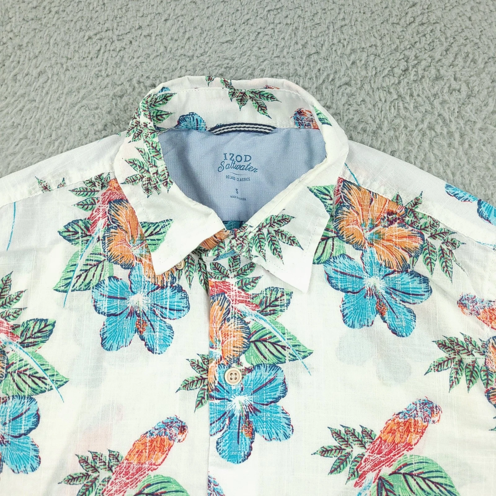 Izod Saltwater Shirt Mens Small White Hawaiian Parrot Floral Button Up Cotton