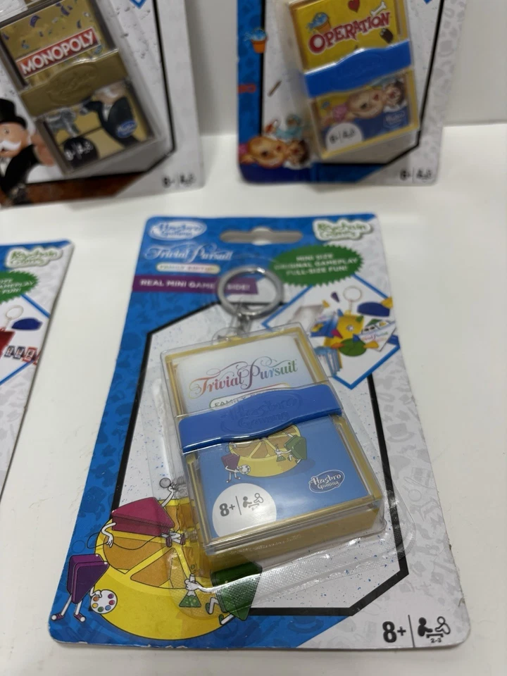 Hasbro Mini Keychain Games Clue Monopoly Guess Who Operation Trivial Pursuit Lot - Image 3 of 4