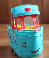 Fisher-Price Little People Travel Together Friend Ship Juego 2 En 1 Con Figuras Negras E Hispanas Para Ninos Pequenos Y Preescolares