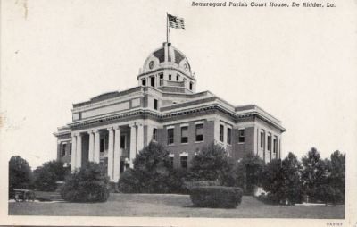 Postcard Beauregard Parish Court House De Ridder LA