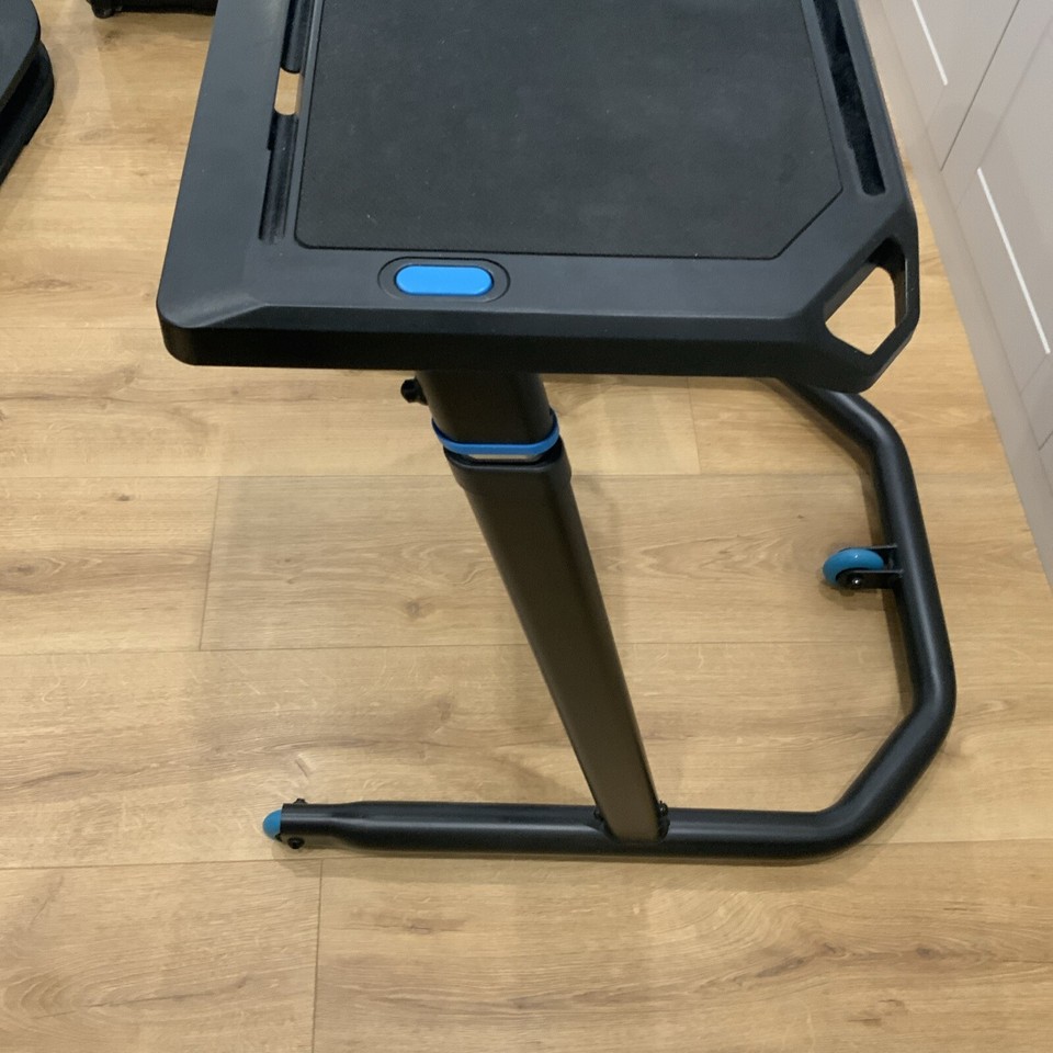 Wahoo Kickr Desk for Indoor Cycling, Used, Good Condition, Collection