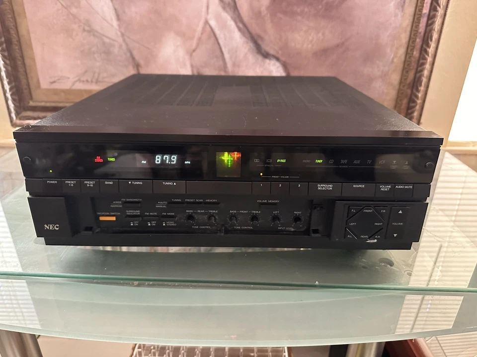 Receptor estéreo de sonido envolvente NEC AVR-1000E  Foto 2 de 4