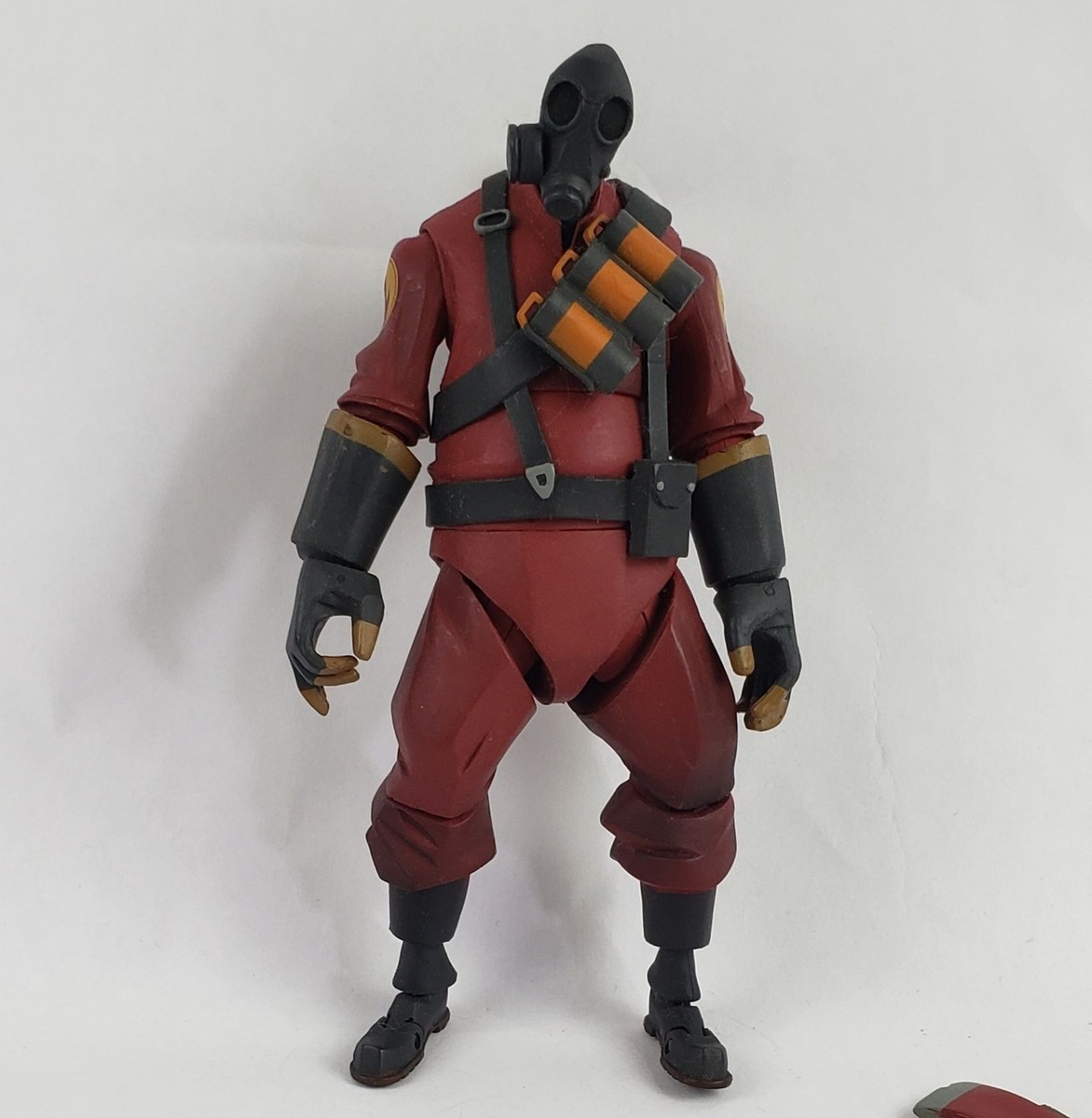 Team Fortress 2 NECA Pyro Action Figure W/ Accessories