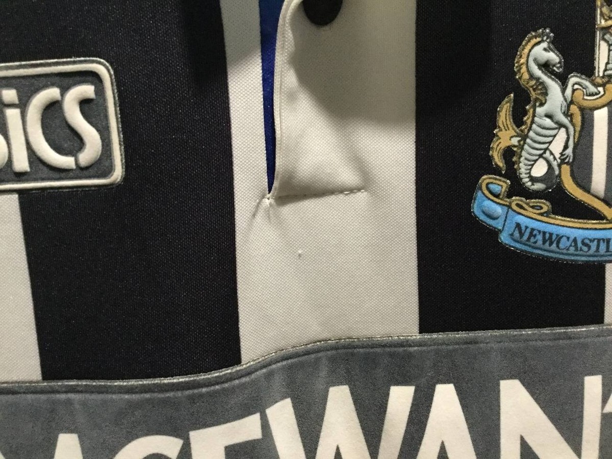 NEWCASTLE UNITED 1994 1995 Home Football Shirt Soccer Jersey Asics