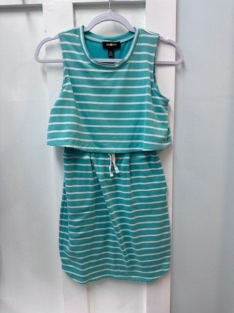 PREOWNED AMY BYER SIZE LARGE (14) GREEN AND WHITE STRIP SLEEVELESS DRESS