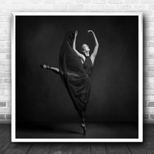 Balance Zehen Modell Mädchen Frau Schwerkraft schwarz Kleid Rock Tanz quadratisch Kunstdruck