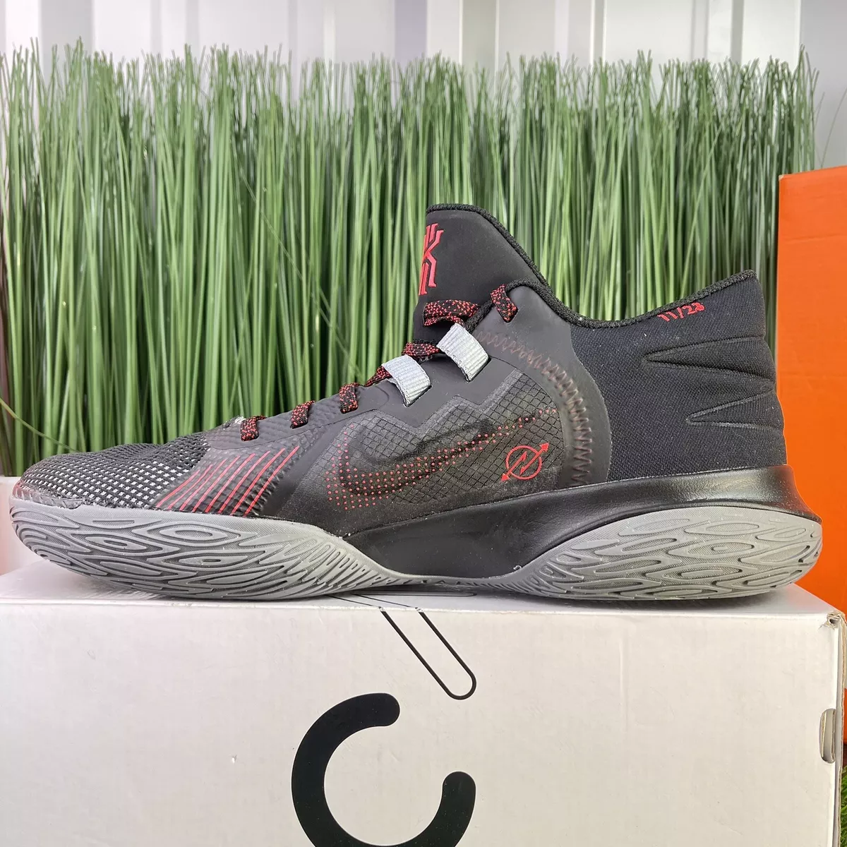 Kobe flytrap best sale