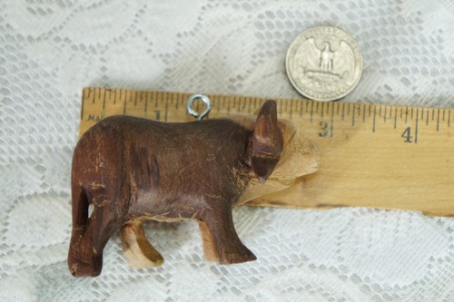 Small Hand Carved Wood Cow Or Buffalo, Two Tone Wood, Animal Pendant, Figurine - Picture 9 of 10
