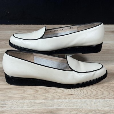 Salvatore Ferragamo Boutique Shoes Womens Size 7.5 Narrow White Leather Loafer