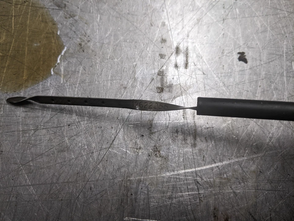 Varilla de medición de aceite de motor con tubo de 2009 GMC Yukon 5.3 12622055 Foto 2 de 4