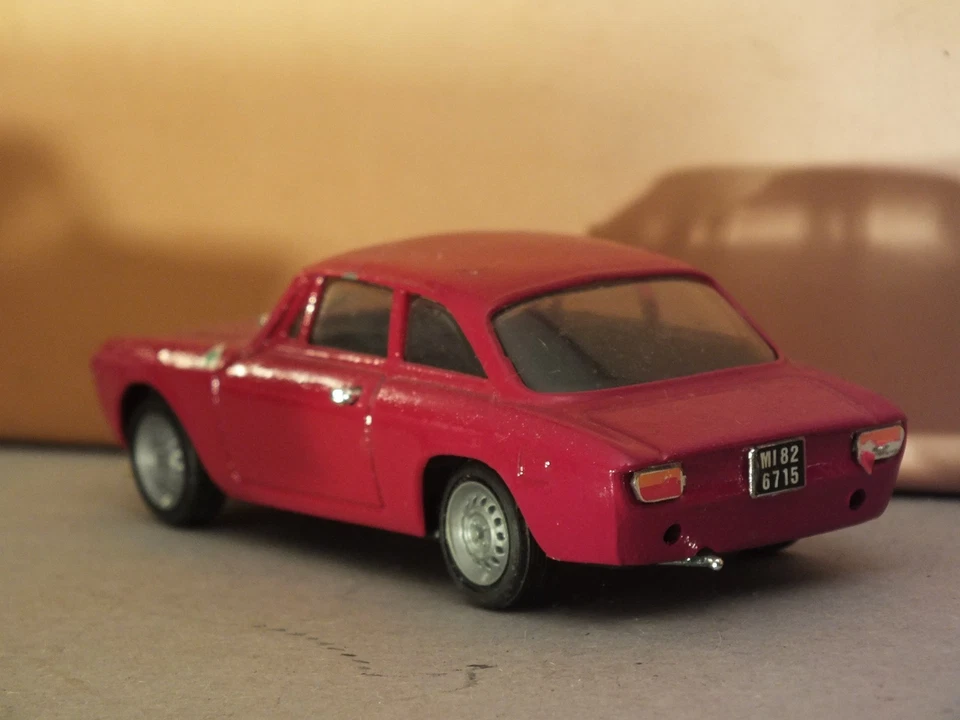 Progetto K Alfa Romeo Giulia GT difetti di vernice no scatola (foto) - Immagine 4 di 4