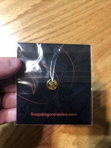 New Qualcomm Snapdragon Insiders Gaming Logo Pin Rare - Picture 2 of 4