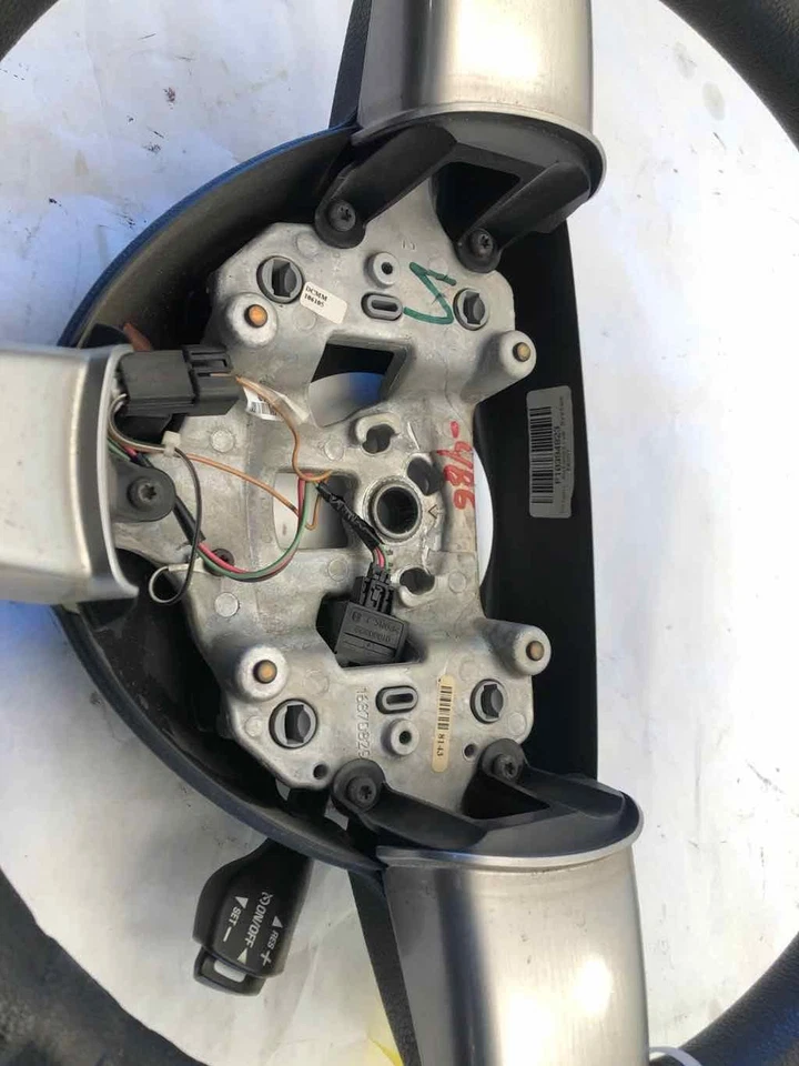 2005 - 2008 Chevrolet Uplander direção de motoristas com roda de alavanca de controle de cruzeiro - Imagem 2 de 4