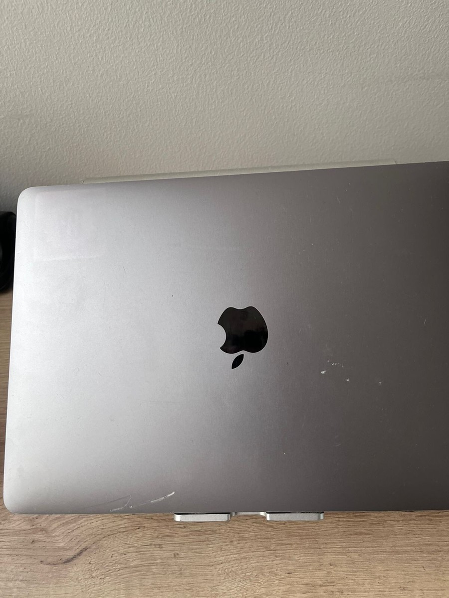 Apple MacBook Pro 13.3 Apple MacBook Pro 13.3