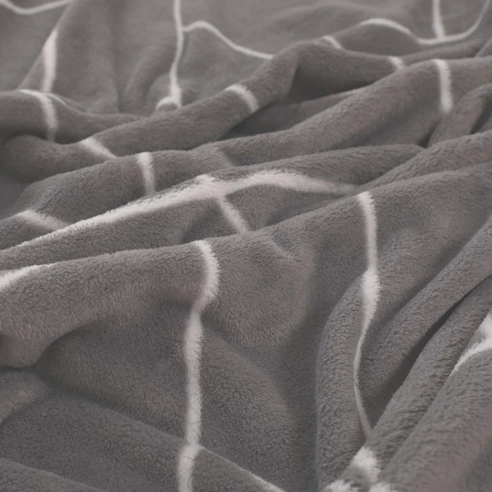 Kuscheldecke Geometrisch Grau Tagesdecke Kuschelig Flauschig Couch Sofa Decke - Bild 2 von 4