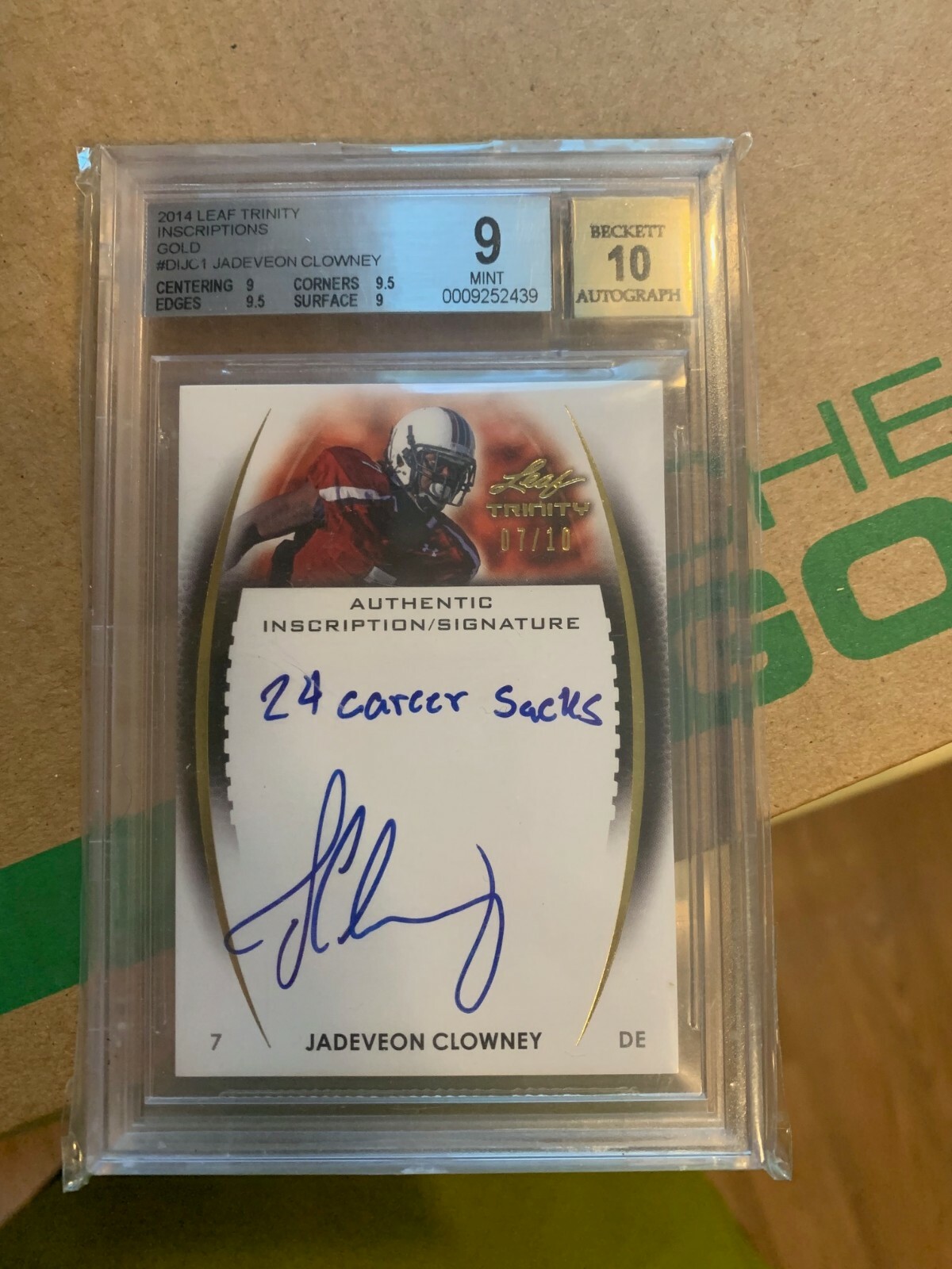 Jadeveon Clowney Leaf Trinity Inscription Autographs #DIJC1 Gold