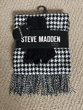 Steve Madden Houndstooth Blanket Wrap And Touch Gloves