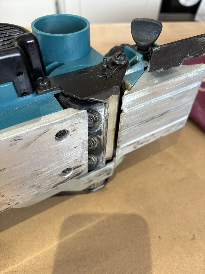 Makita KP0810 Planer 110v - Image 4 of 4