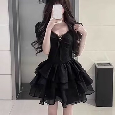 little black dress qc Valentino Garavani Italy. Black Silk Front Ruffle Mini Dress