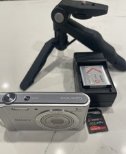 Sony Cyber-Shot DSC-W800 20.1MP Digital Camera Silver w/5x Zoom bundle TESTED
