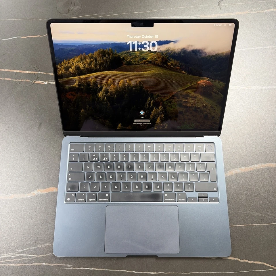 Apple MacBook Air 13" M2 · 16GB · 1TB, photo 1 of 5