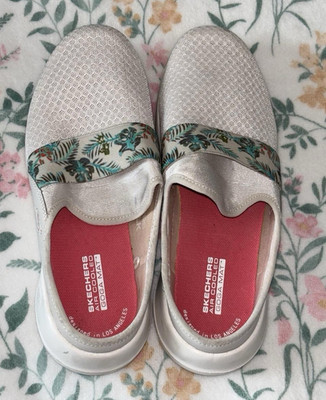 SKECHERS GOga Mat Women s Slip-On Walking Sneaker Knit White Floral