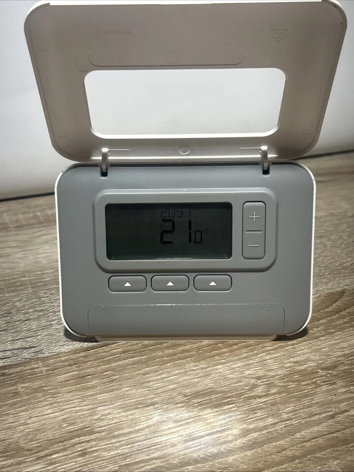 Honeywell Home T3R Wireless Programmable Thermostat T3H700RF0096 - Image 3 of 4