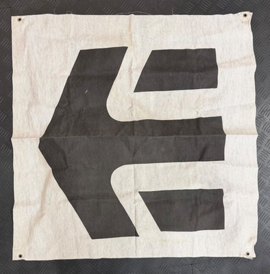 Offizielles Etnies großes Banner / Flagge: in sehr gutem Zustand