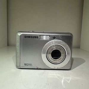 Samsung ES15 10.2MP Digital Compact Camera Silver Vintage Y2K CCD Digicam TESTED
