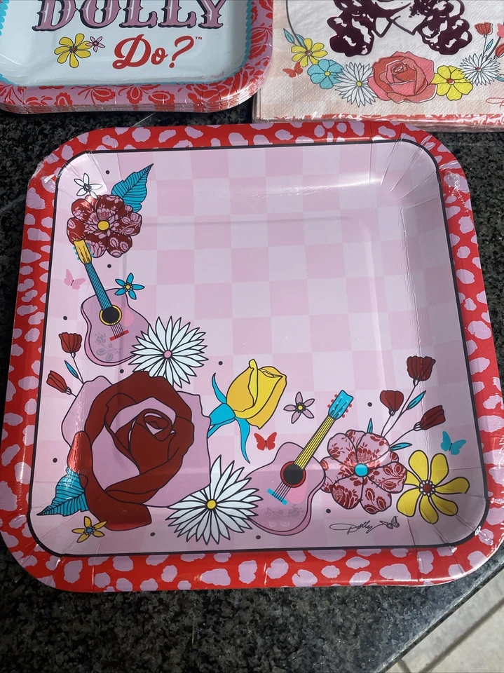 Platos y servilletas florales para cena y aperitivo de fiesta Dolly Parton música country Foto 2 de 4