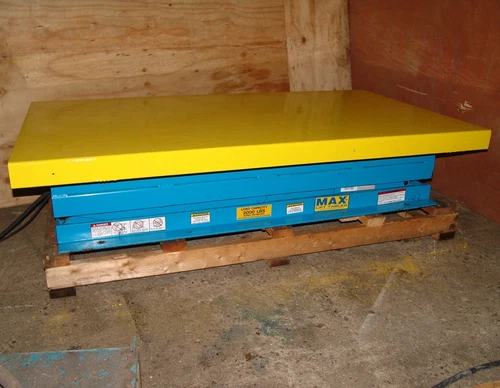 Hydraulic scissor lift 96" travel , 111" total height