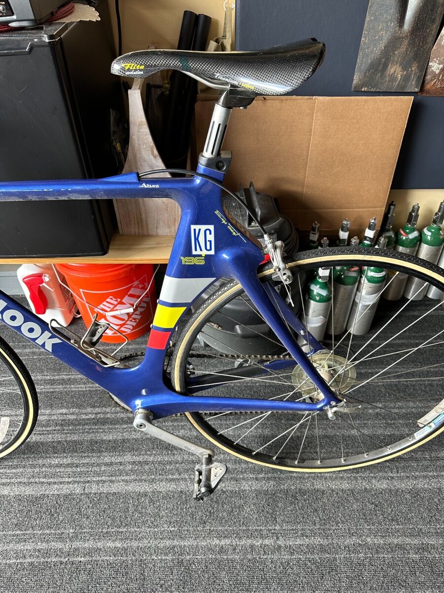 Look Bicycle 56 Frame KG 196 with Campagnolo Groupset Look Bicycle 56 Frame KG 196 with Campagnolo Groupset