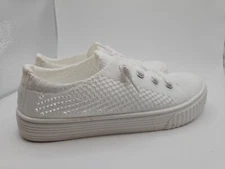 NEW Madden Girl Womens Marisa Slip-on Knit Sneakers Shoes in White Size 5 *flaw