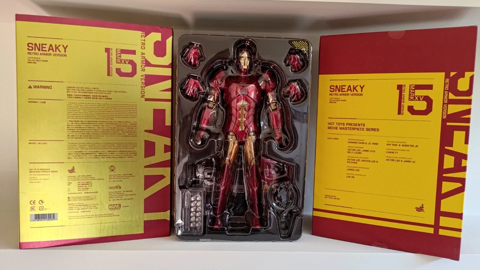 Hot Toys IRONMAN Mark 15 - MMS396 - Sneaky Retro Armour (RA) - image 2 of 4