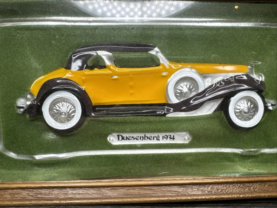 Винтажная классическая автомобильная рама Intercraft Ind 12x6 дюймов из орехового дерева Duesenberg 1934 желтая - Изображение 2 из 4