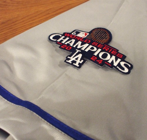 MOOKIE BETTS AUTO LA DODGERS 2024 WS CHAMPS JERSEY W/FERNANDO#34 PATCH - JSA - Picture 8 of 11