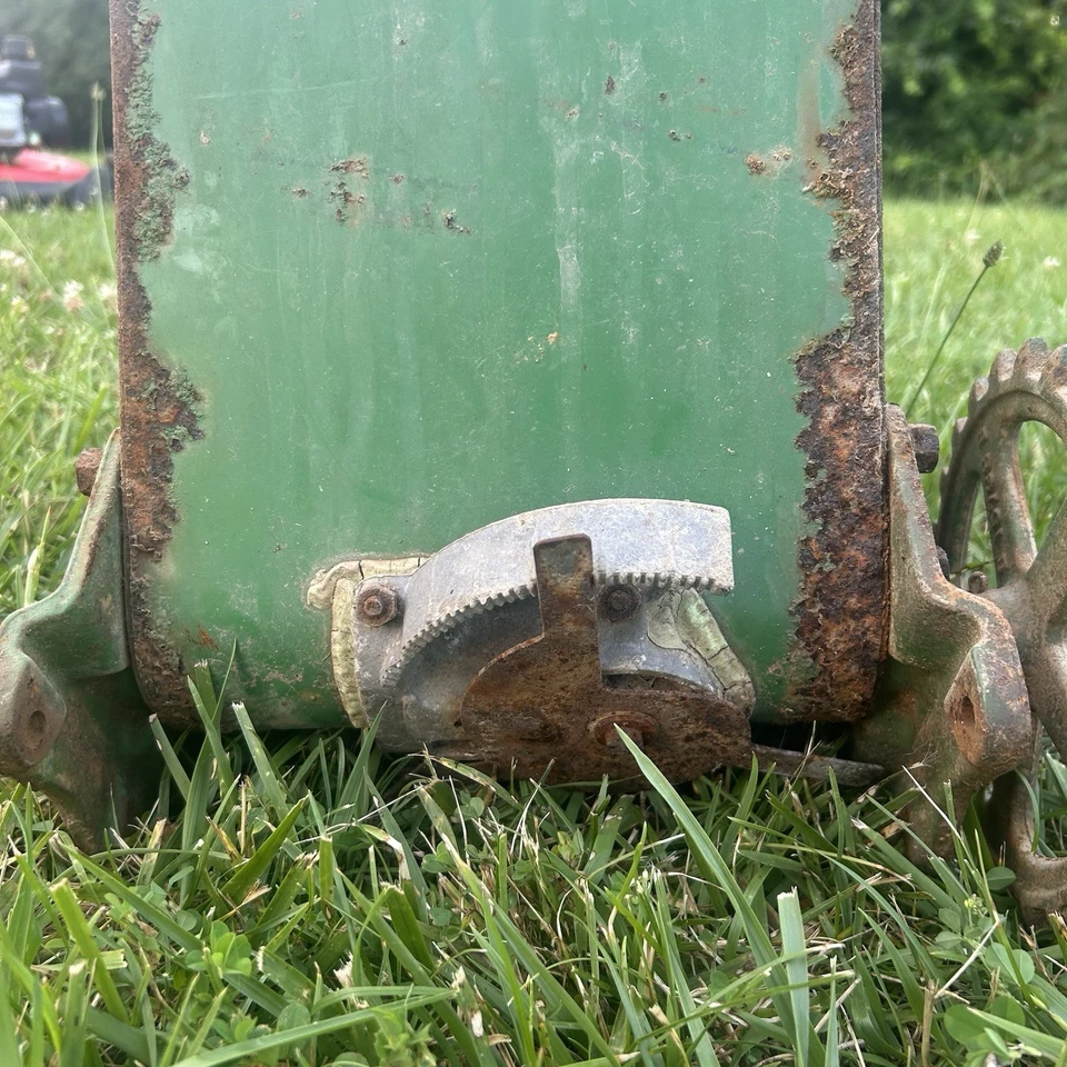 ¿Antiguo John Deere vintage? Caja jardinera de semillas de frijol de maíz decoración original de arte floral Foto 2 de 4