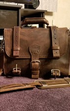 Saddleback Leather Classic Briefcase Medium D...