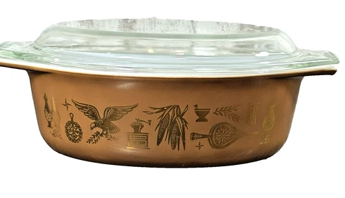 VTG PYREX Early American 1.5 Qt Oval Casserole Dish Brown & Gold 043 w/ Lid