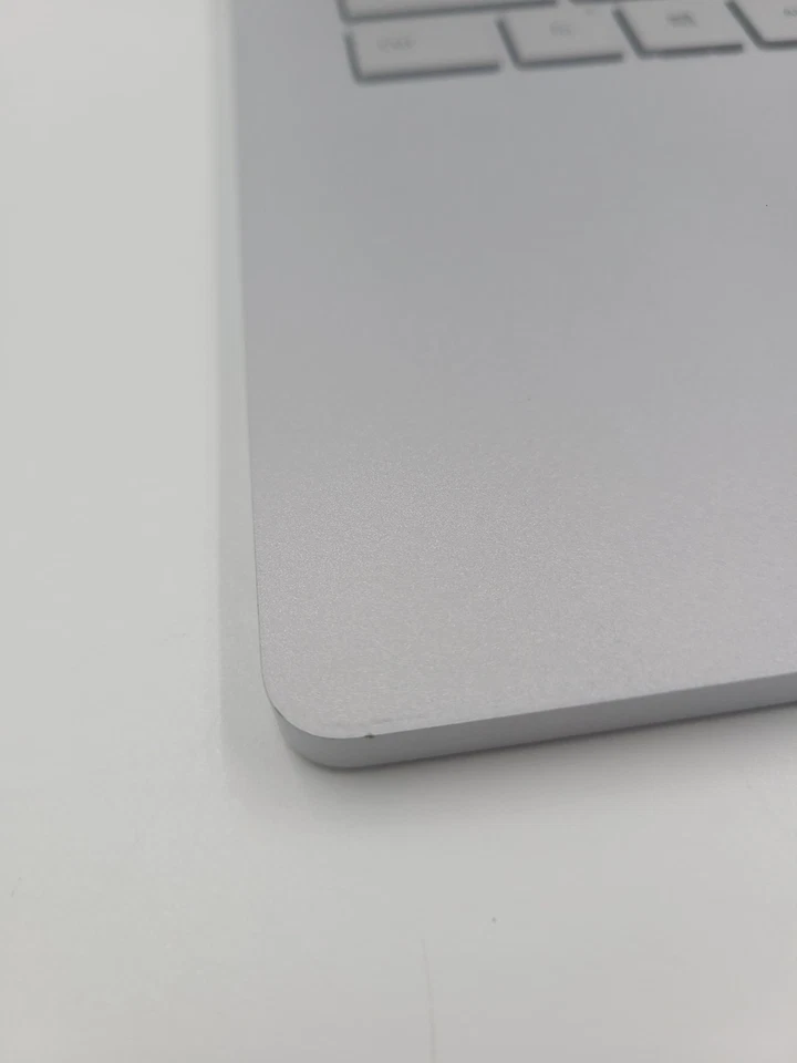 Microsoft Surface Book 2 i7-8650U 1,9 GHz 8 GB Ram 256 GB SSD Win 11 Pro GeForce Foto 3 de 4