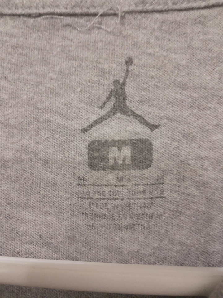 Nike Air Jordan Boys T-shirt Size Medium Gray Long Sleeve Sneakers - Image 3 of 4
