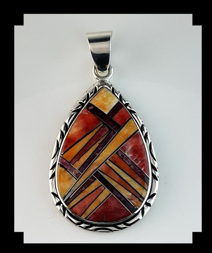Spiny Oyster Inlay Pendant on Leather Choker - Picture 2 of 9