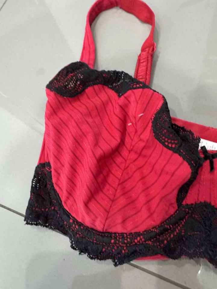 Sujetador SEXY FELINA PARAMOUR Rojo Negro #115353 con aros sin relleno ribete de encaje 34ddd Foto 3 de 4